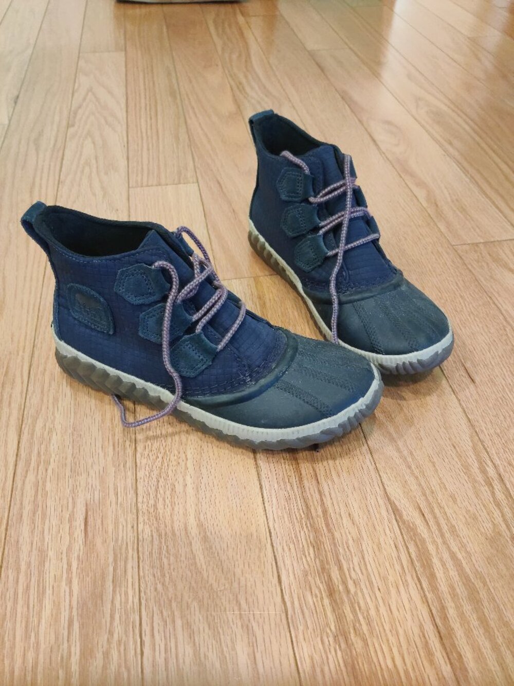 Sorel Out and About Bootie women's size 7